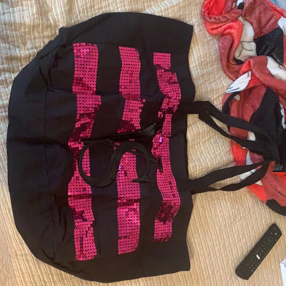VS tote